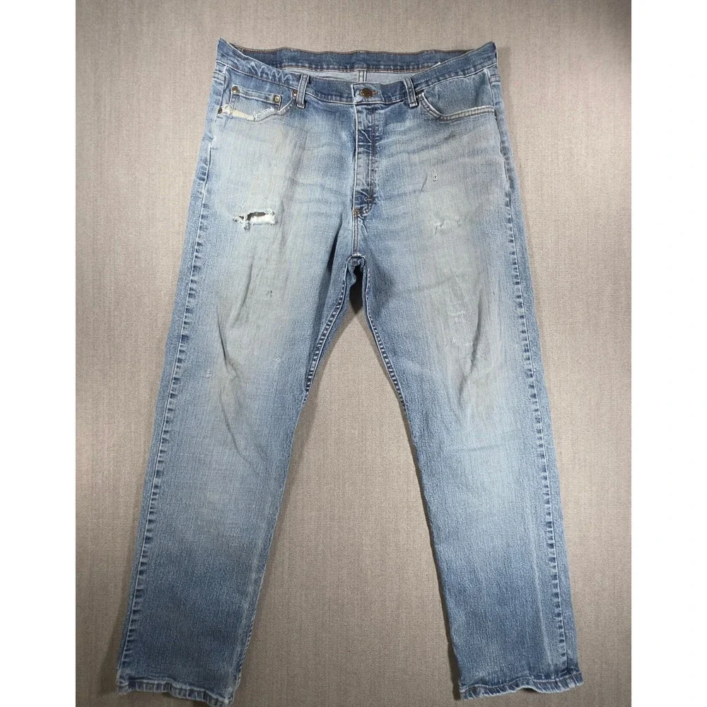 Wrangler Jeans‎ Mens 38x32 Light Wash Relaxed Fit Distressed Denim 97FXWXD